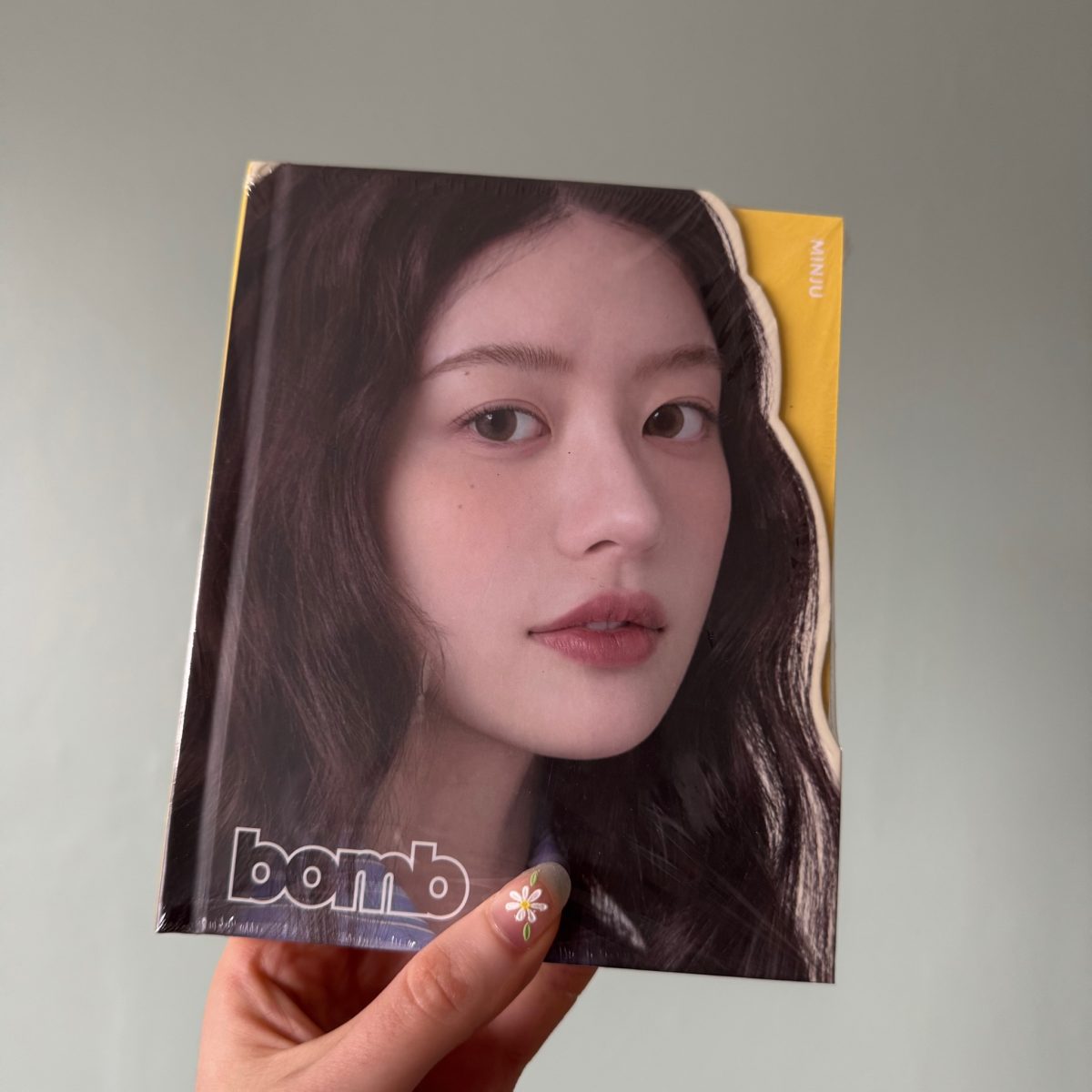 ILLIT - bomb [GLLIT Ver.] - Minju image