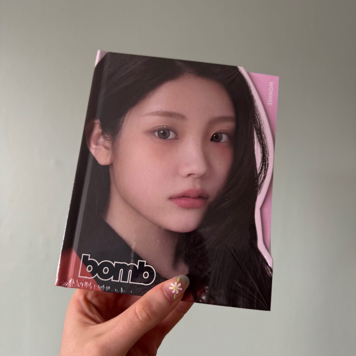 ILLIT - bomb [GLLIT Ver.] - Wonhee image