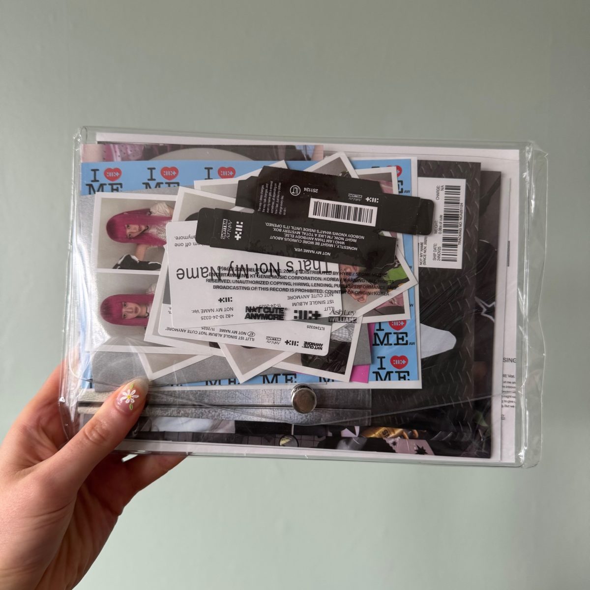 ILLIT - NOT CUTE ANYMORE [Photobook Ver.] image 3