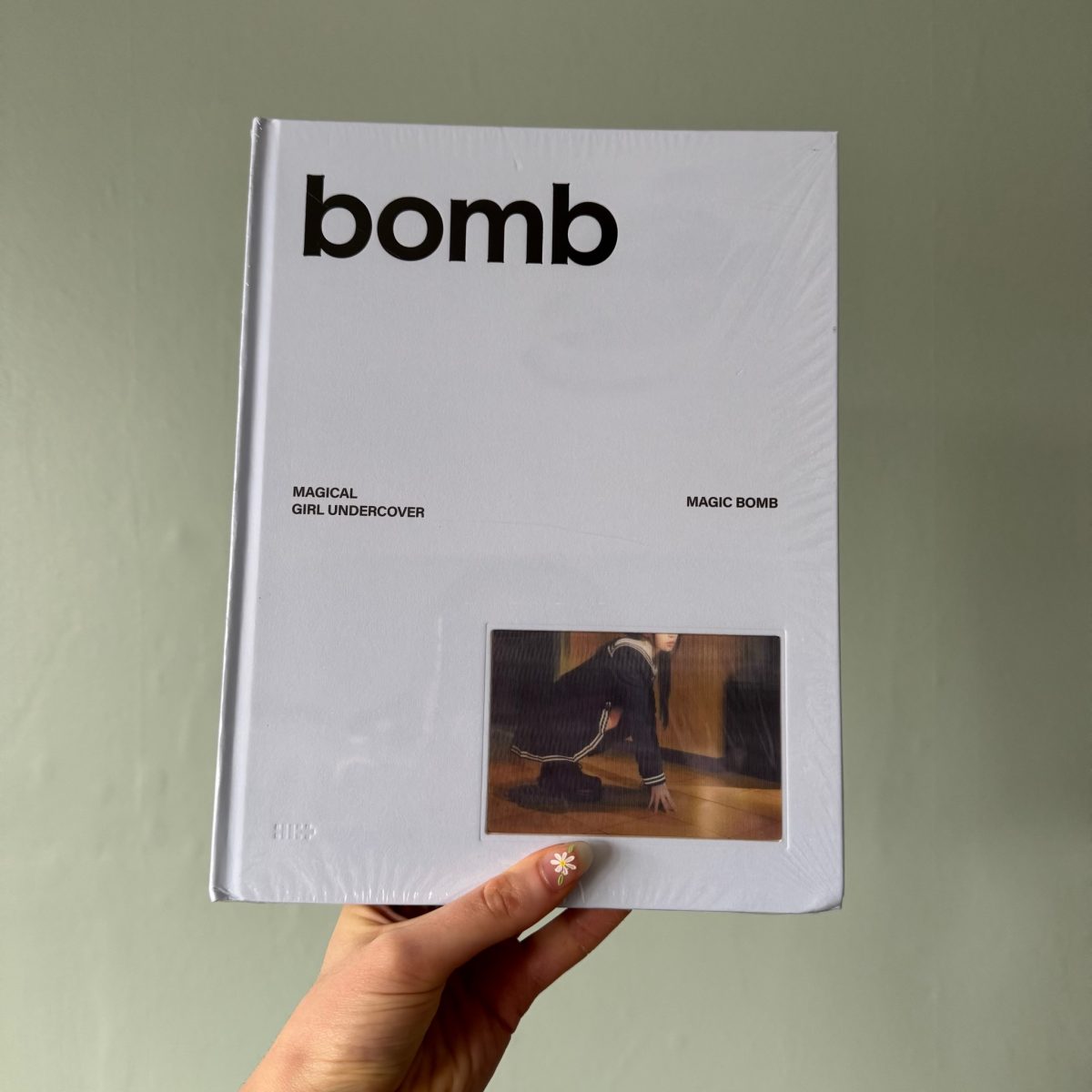 ILLIT - bomb [Photobook Ver.] – Call Me KPop