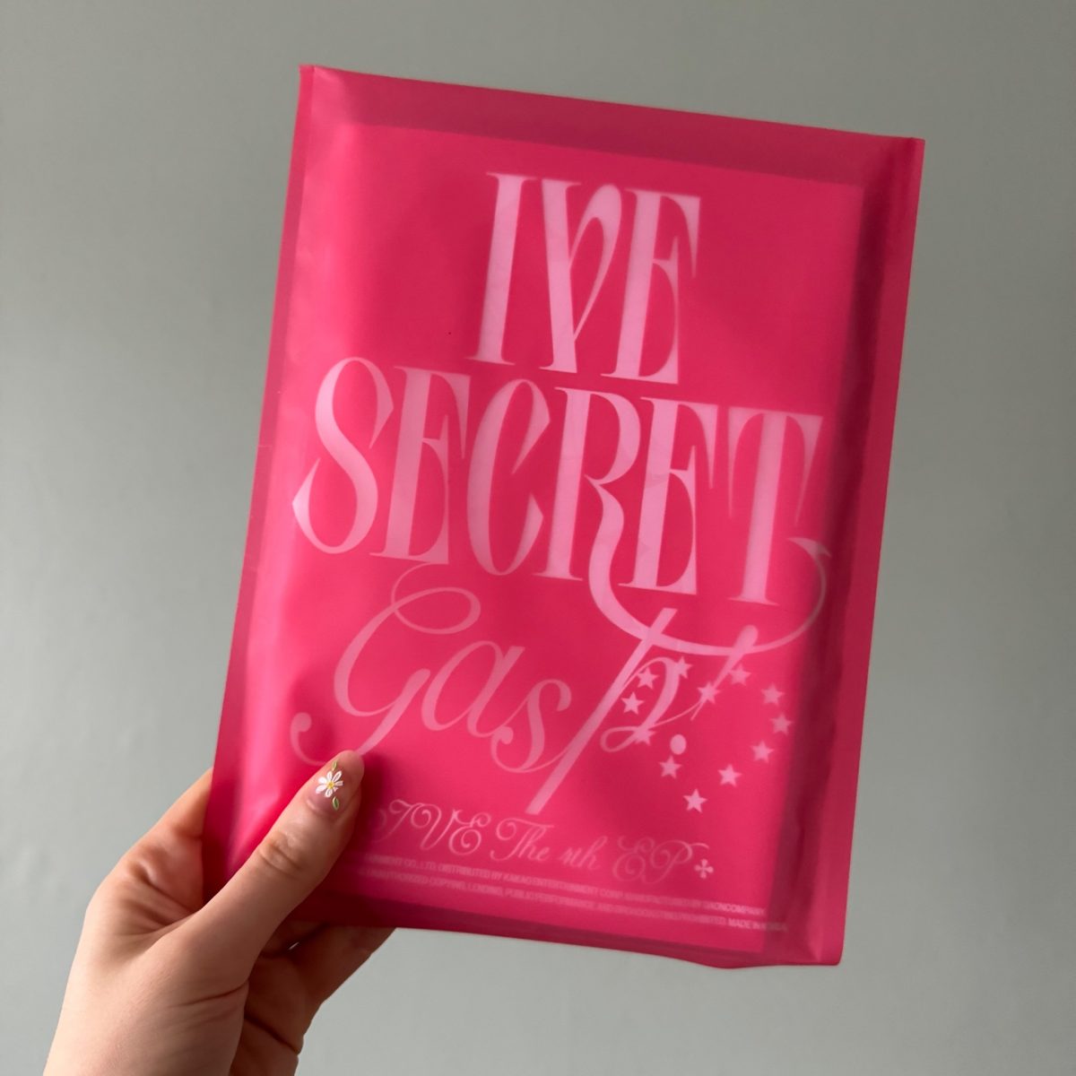 IVE - IVE SECRET [Photobook Ver.] image 3