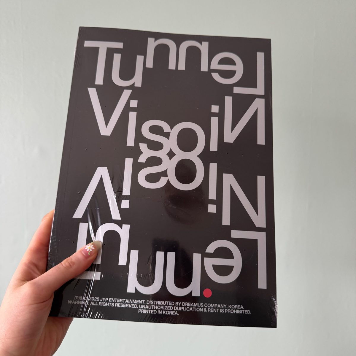 ITZY - TUNNEL VISION [Photobook Ver.] image 3