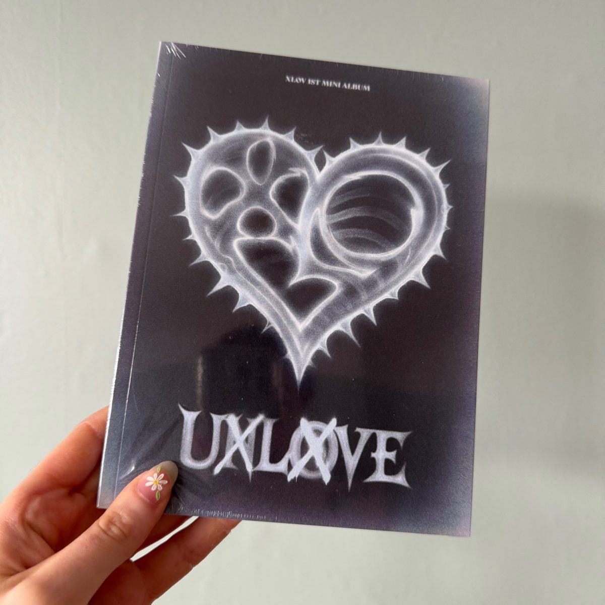 XLOV - [1st Mini Album] UXLXVE image 4