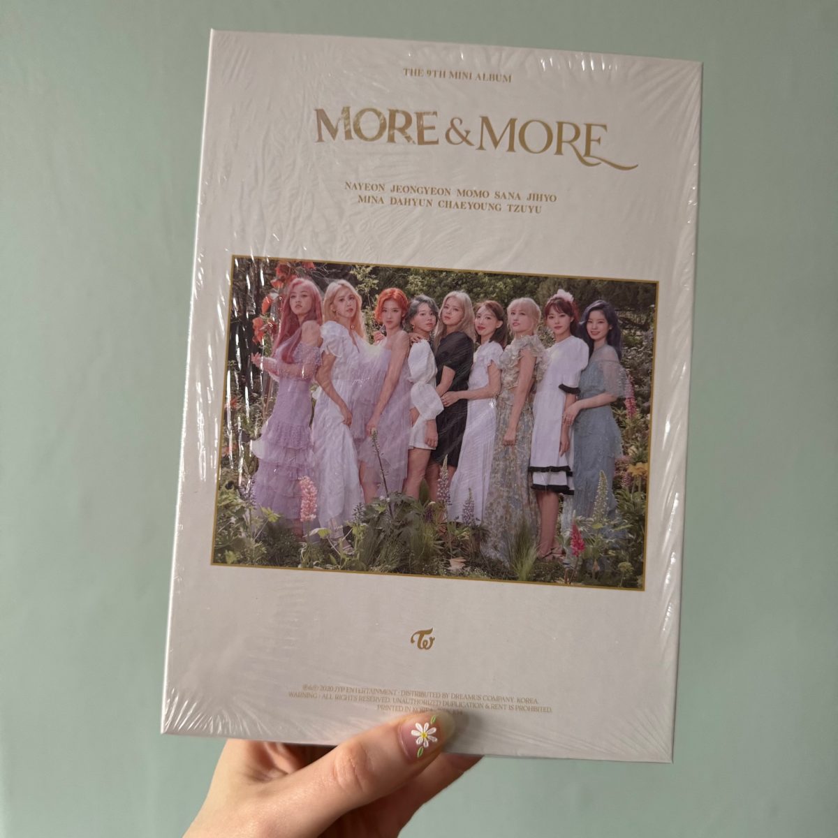 TWICE - More & More image 3
