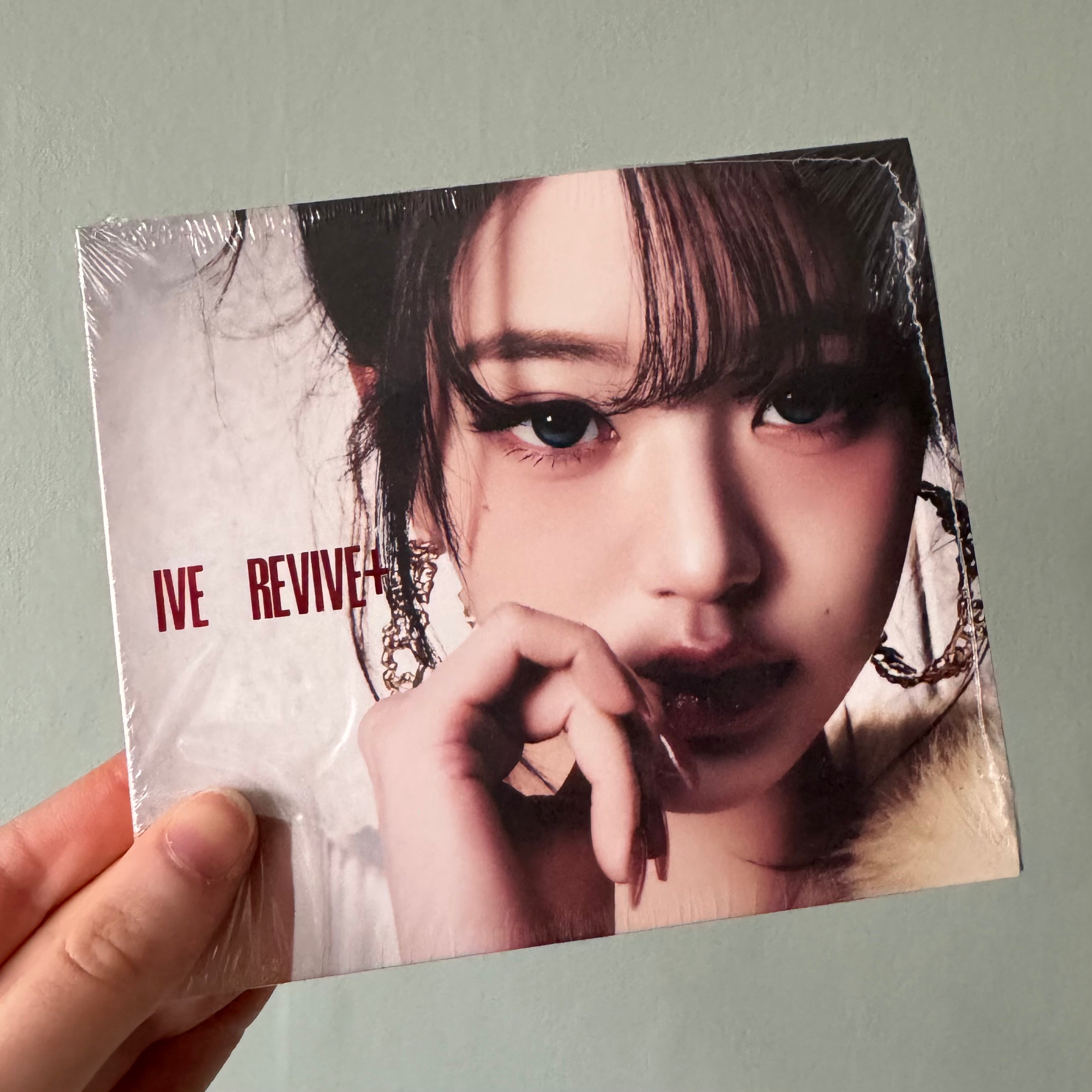 IVE - 2nd ALBUM [REVIVE+] (Digipack Ver.)