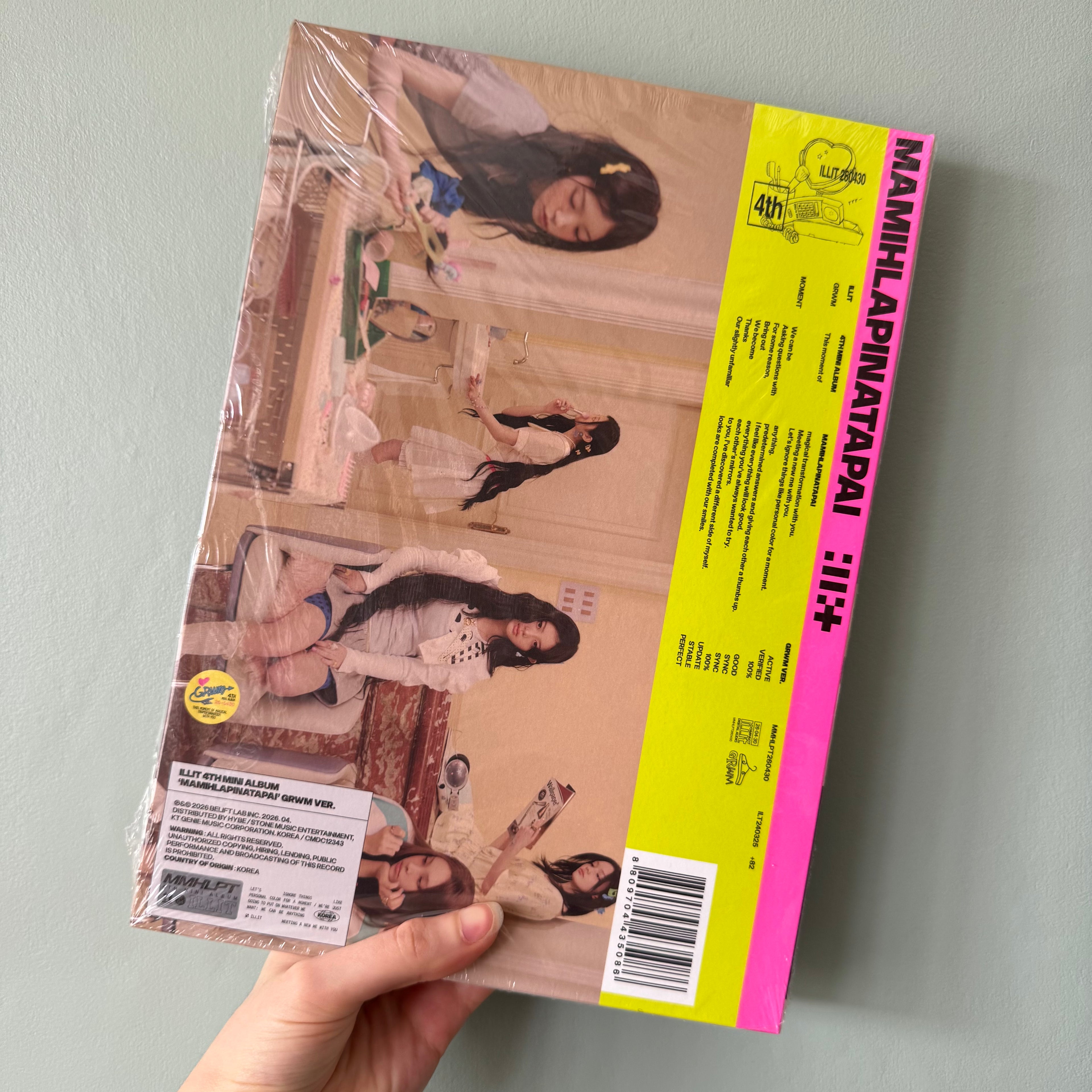 ILLIT - MAMIHLAPINATAPAI Photobook Ver.