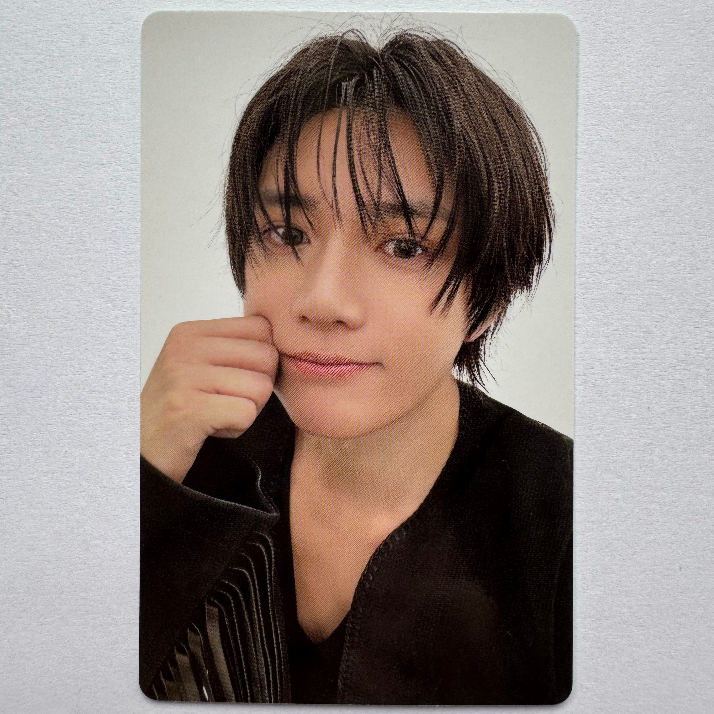 TXT - 7TH YEAR: A Moment of Stillness in the Thorns Weverse Shop POB Photocards [Selfie B]