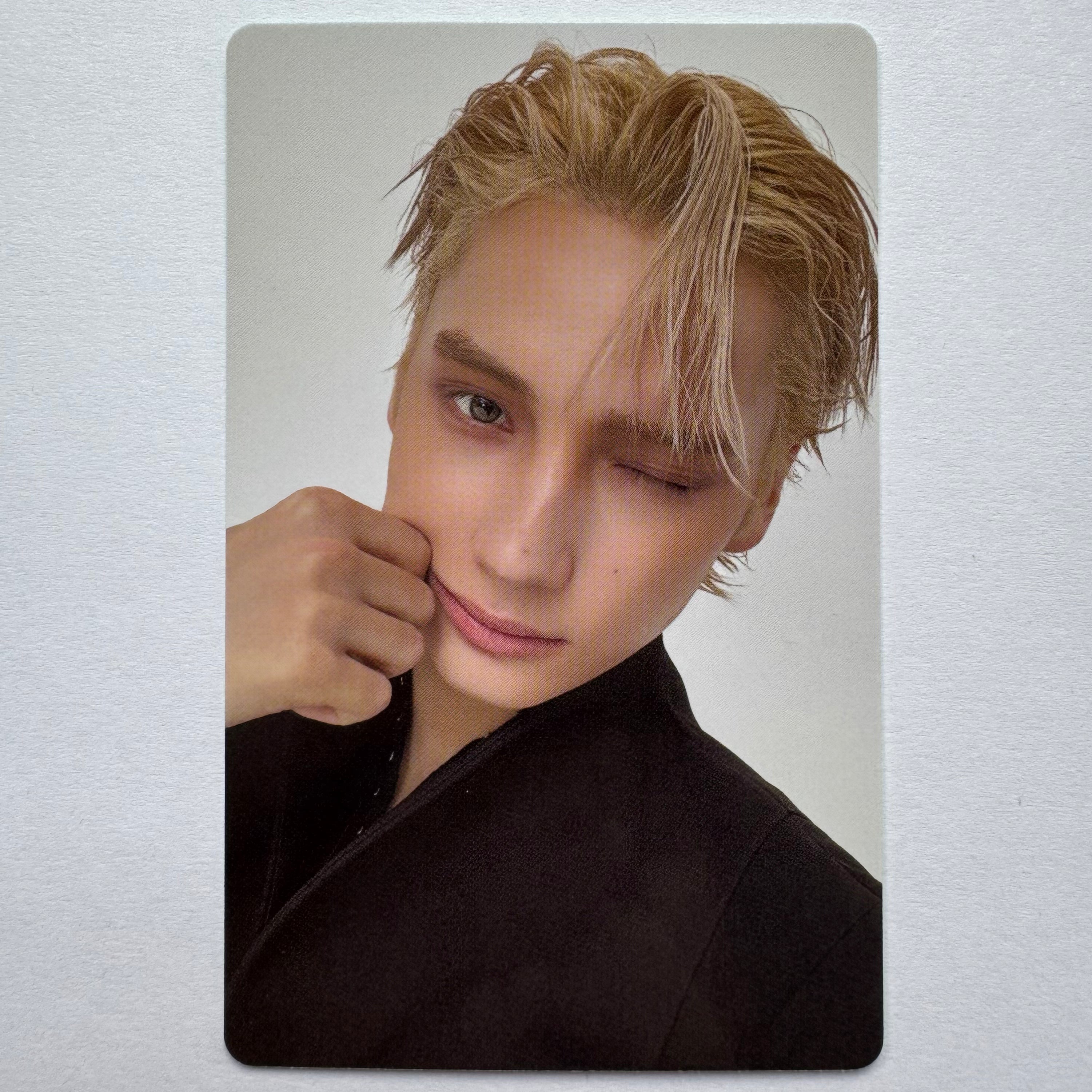 TXT - 7TH YEAR: A Moment of Stillness in the Thorns Weverse Shop POB Photocards [Selfie B]