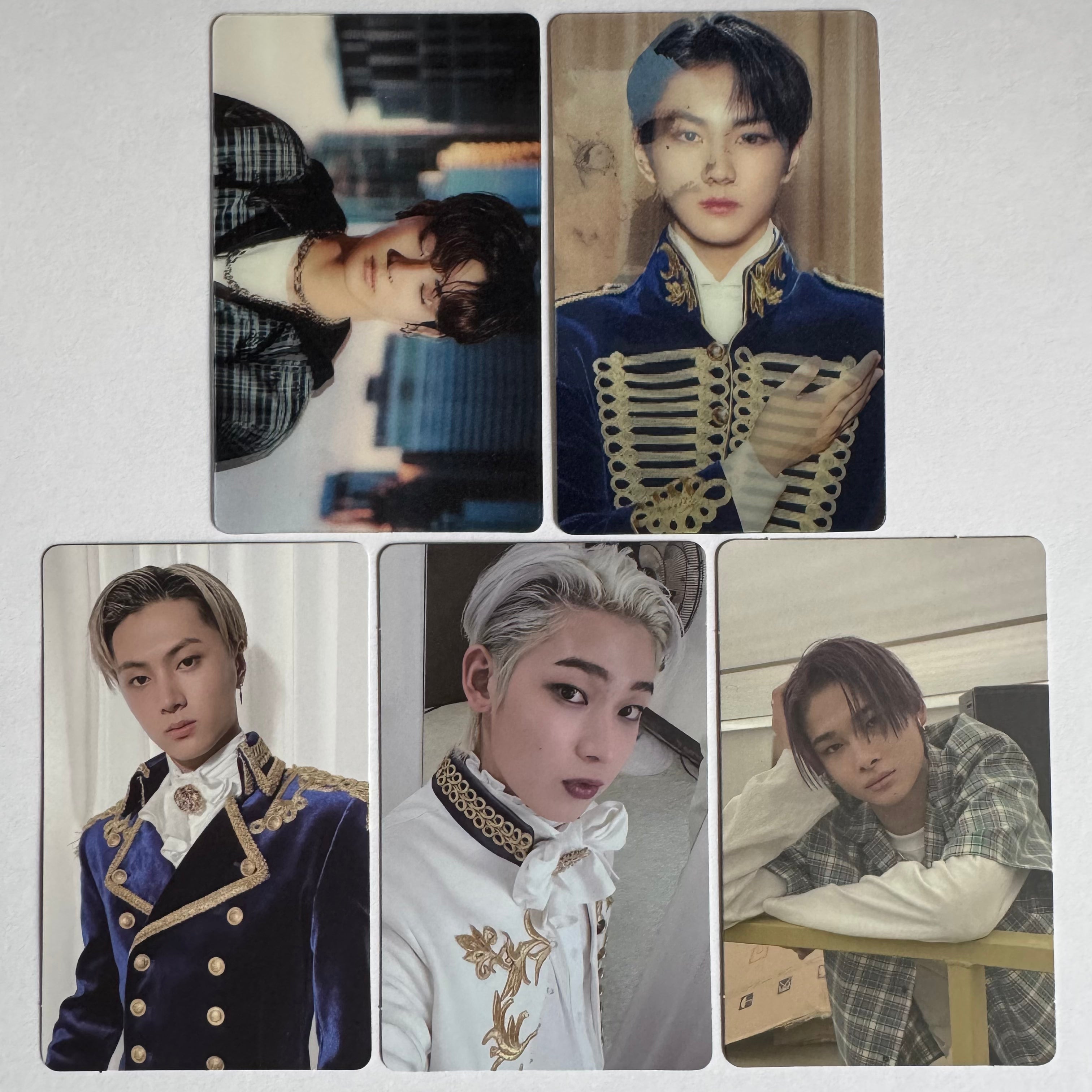 ENHYPEN - BORDER : CARNIVAL Album Photocards