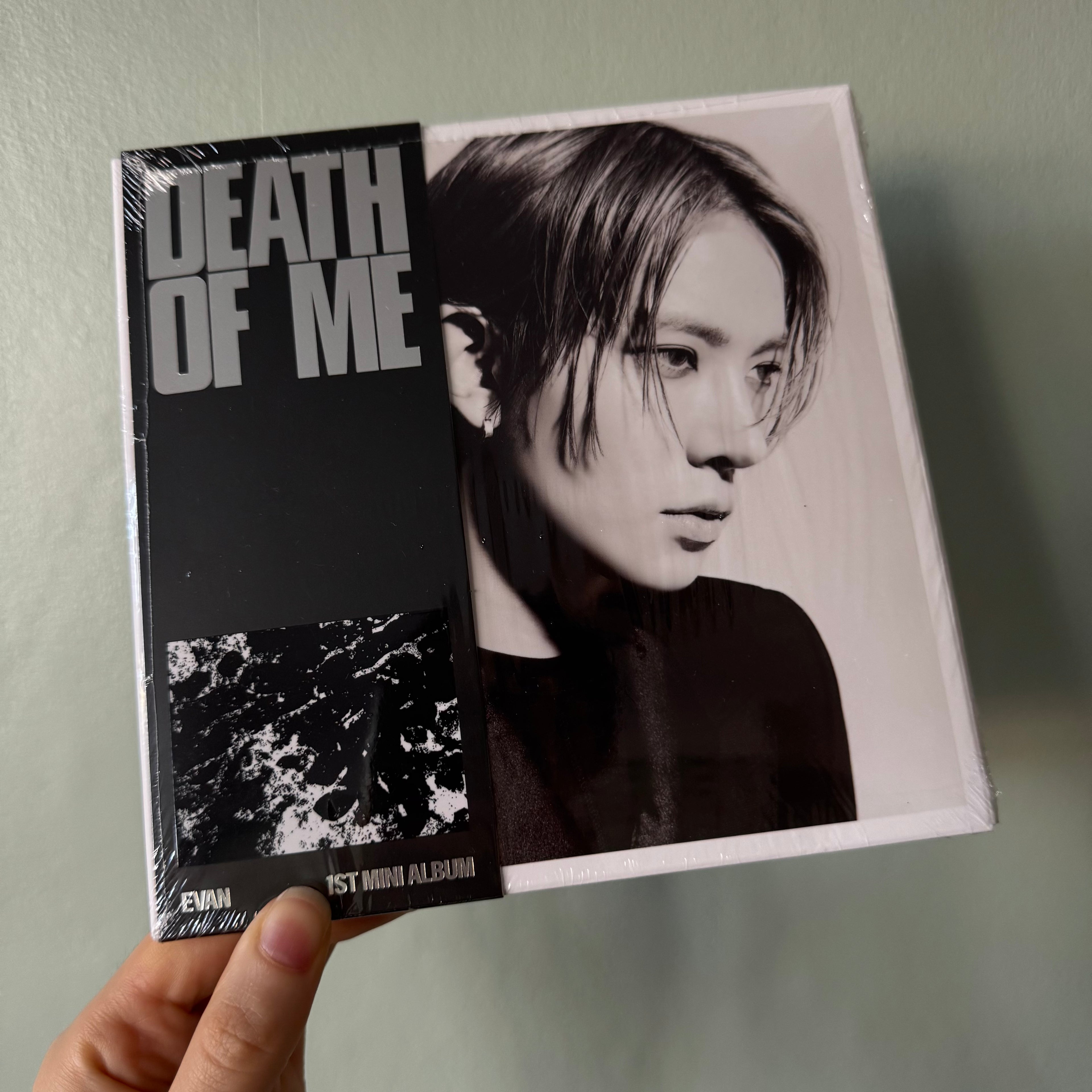 EVAN - DEATH OF ME [BANDANA Ver.]