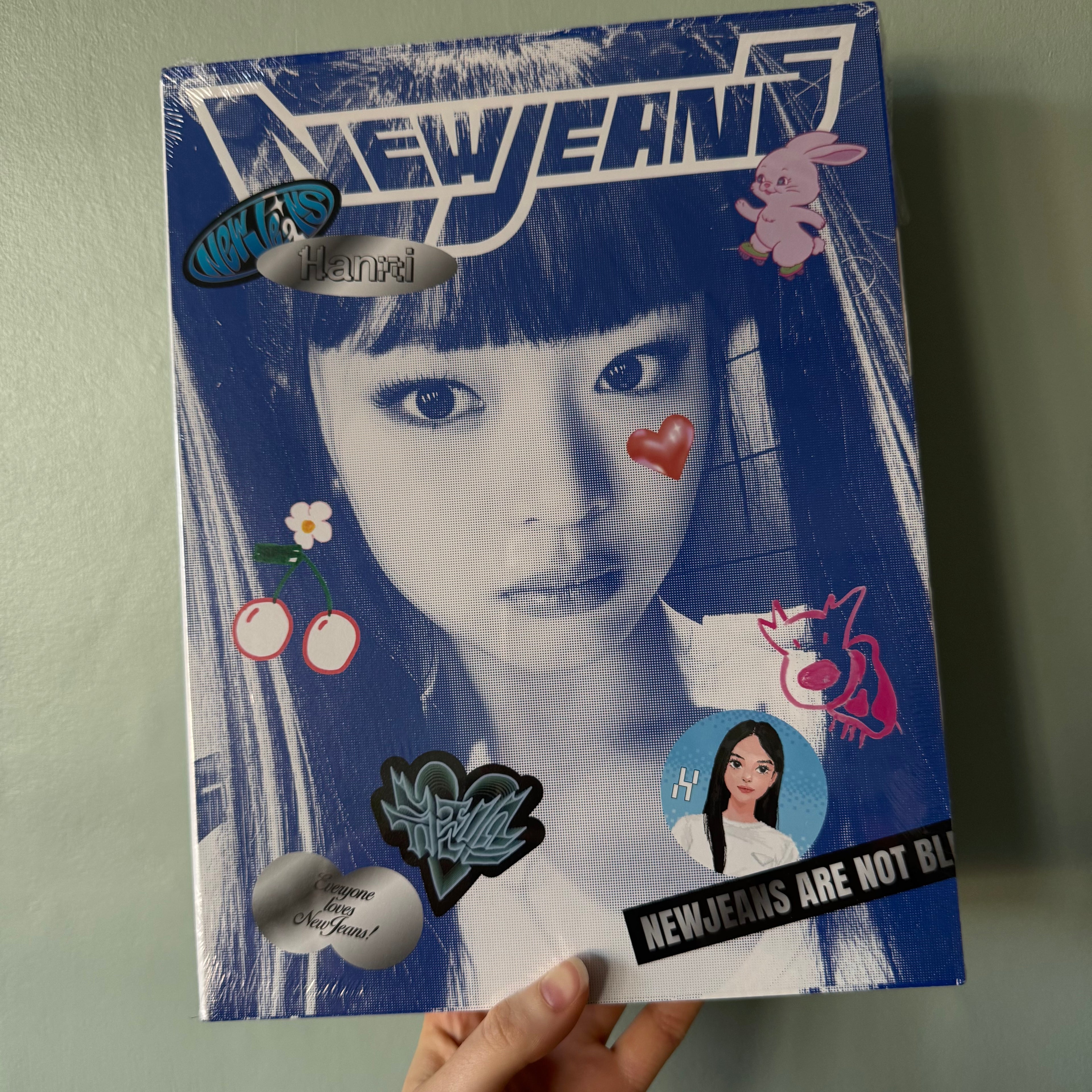 NewJeans - NewJeans Bluebook