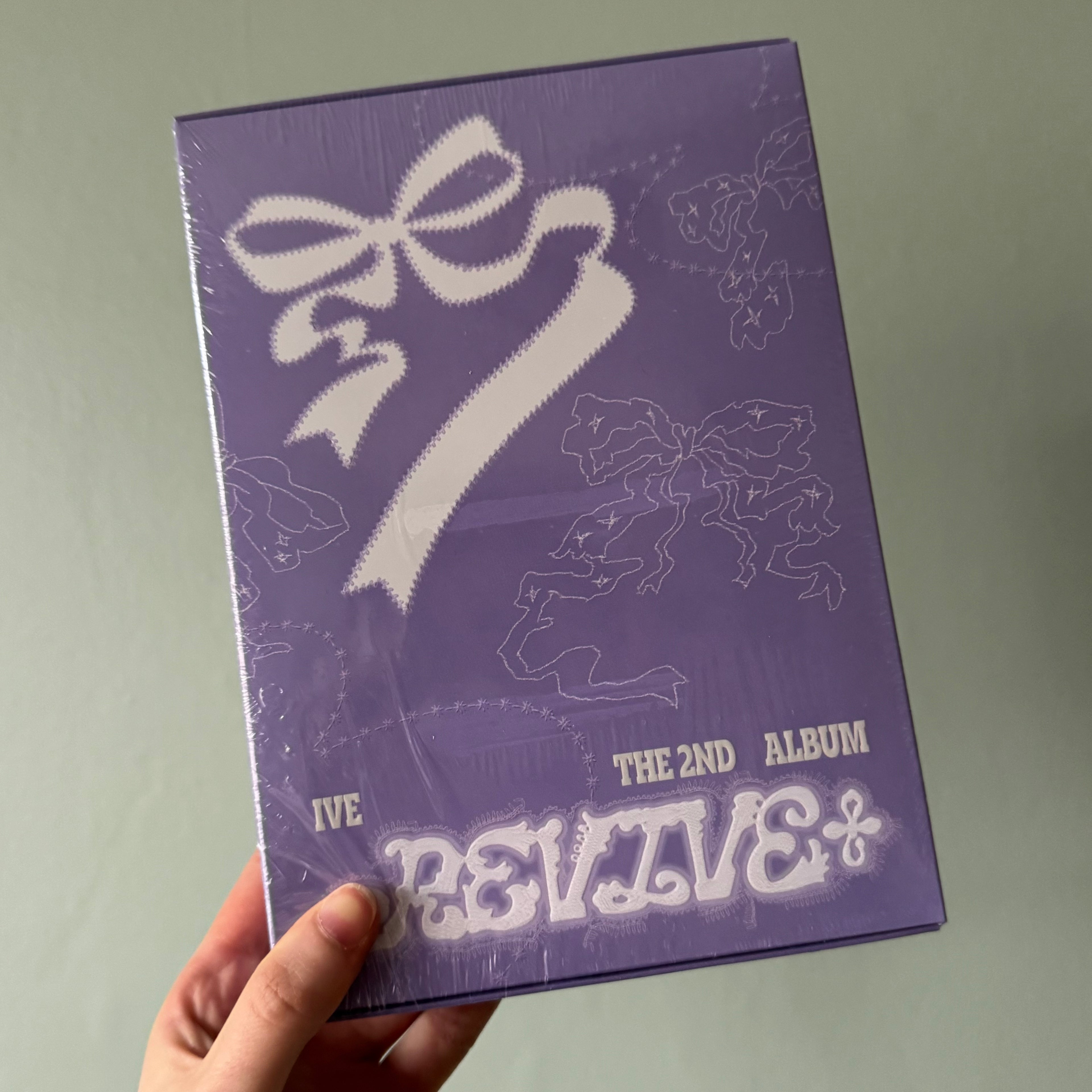 IVE - 2nd Album [REVIVE+] (LOVED IVE/Limited Ver.)