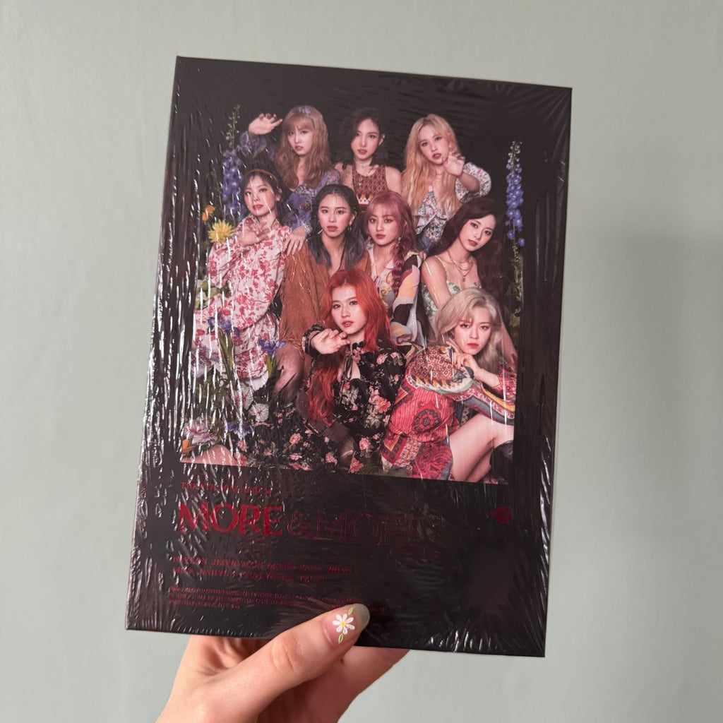 TWICE - More & More image 2