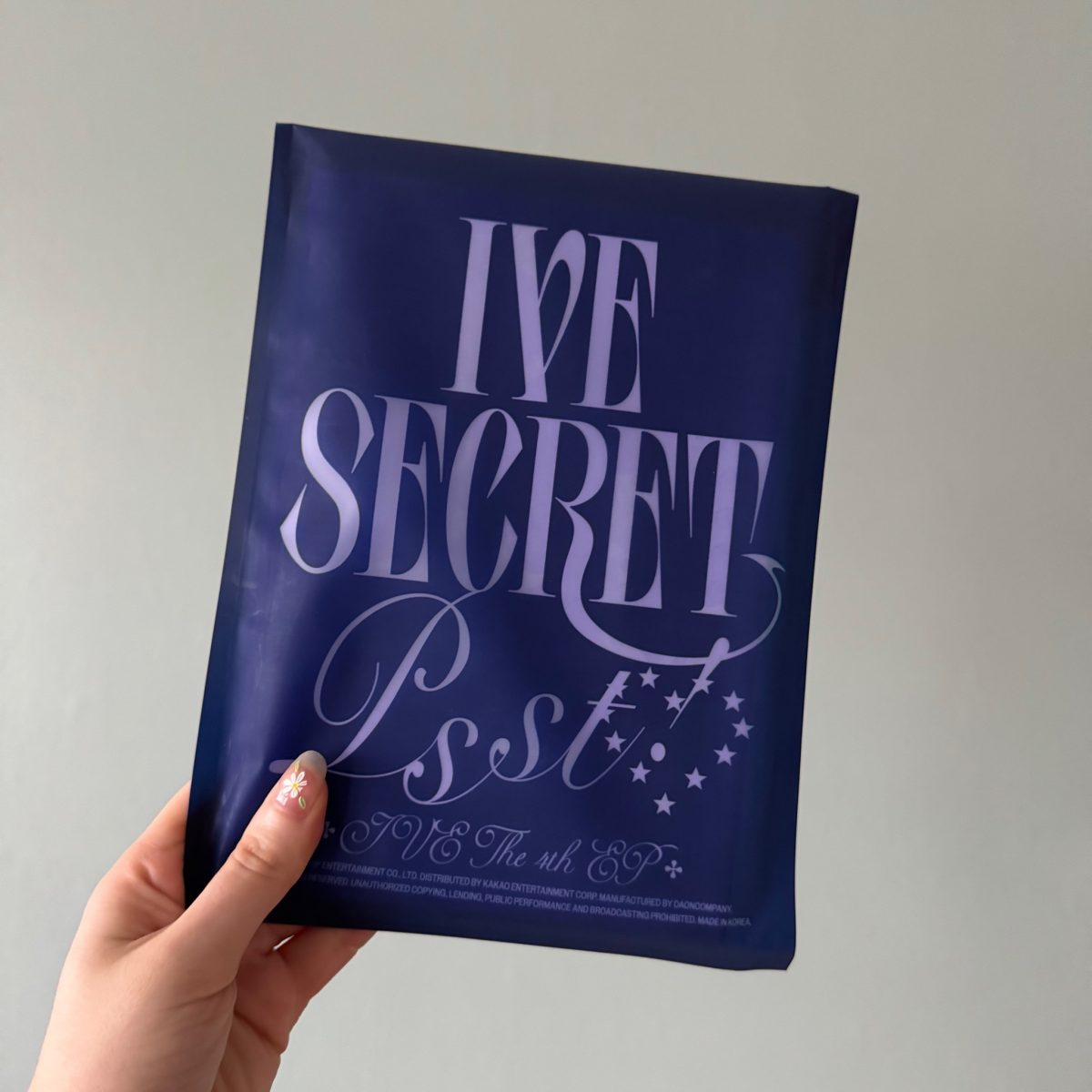 IVE - IVE SECRET [Photobook Ver.] image 4