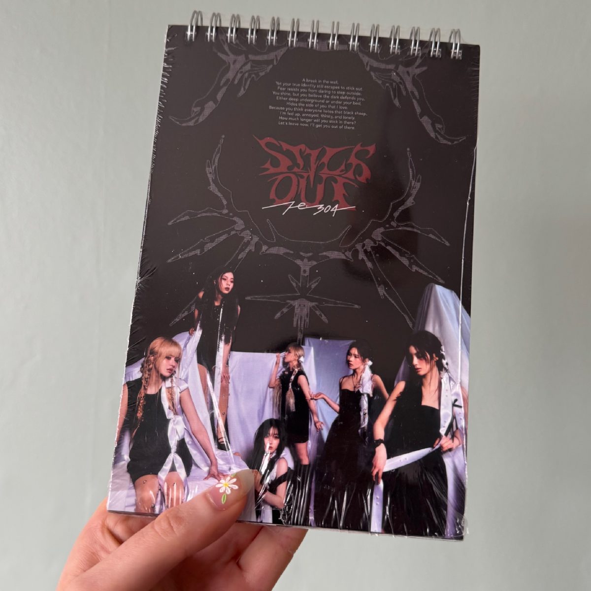 NMIXX - Fe304: STICK OUT image 3