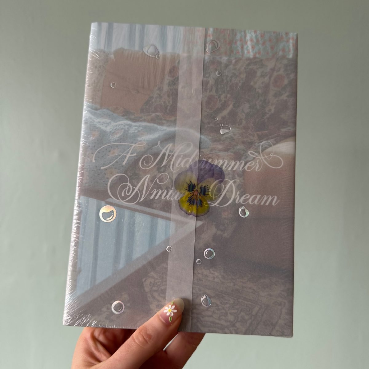 NMIXX - A Midsummer Nmixx's Dream [Photobook] image 2